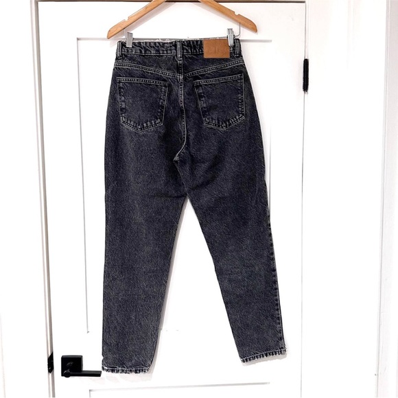 Zara High Waisted Dark black/gray Washed
Mom fit jeans - Picture 4 of 5